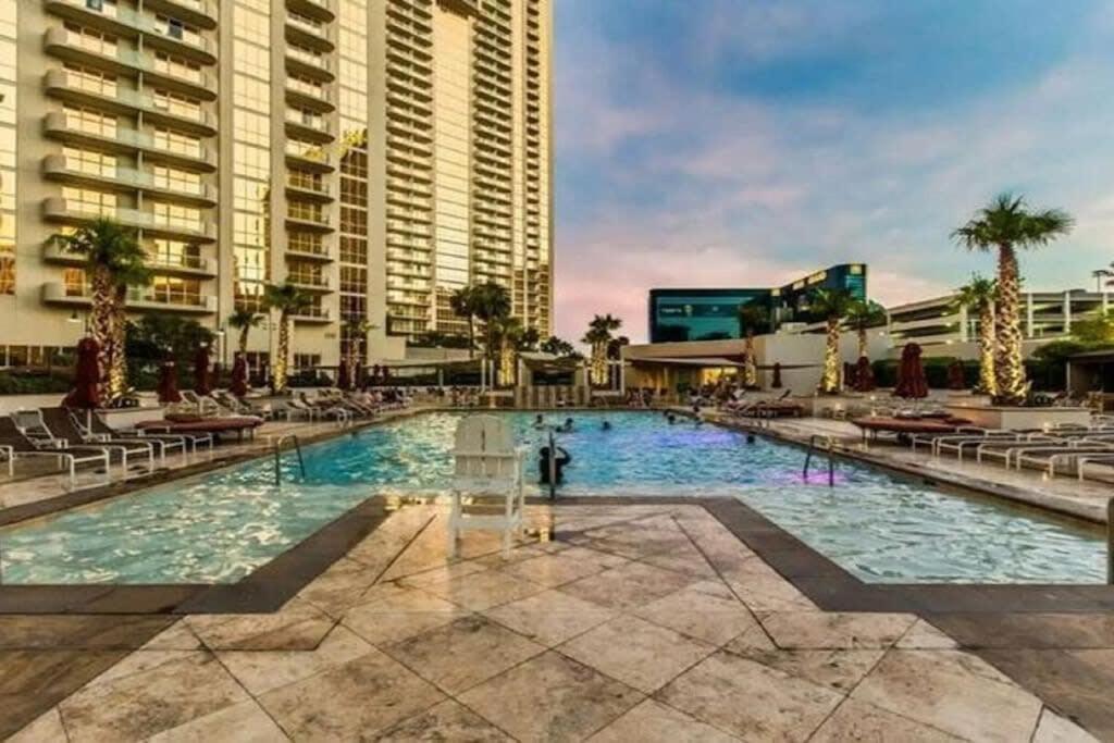 37Th Floor Penthouse - No Resort Fees - Strip View - Mgm 37807 Las Vegas Extérieur photo